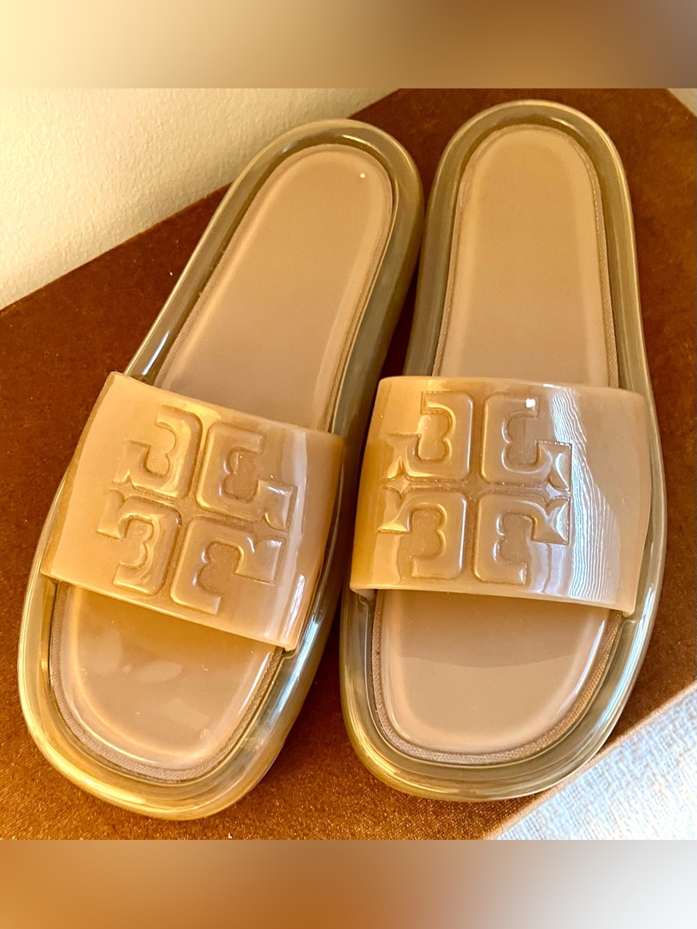 TORY BURCH Bubble Jelly Slide Sandals in Almond Flour Size 11